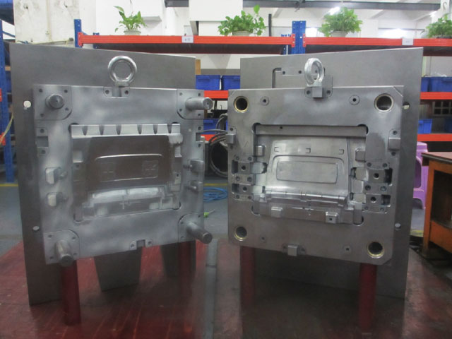Mold-Automotive-05