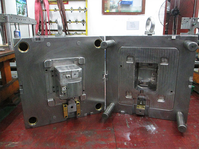 Mold-Unterhaltungselektronik 02