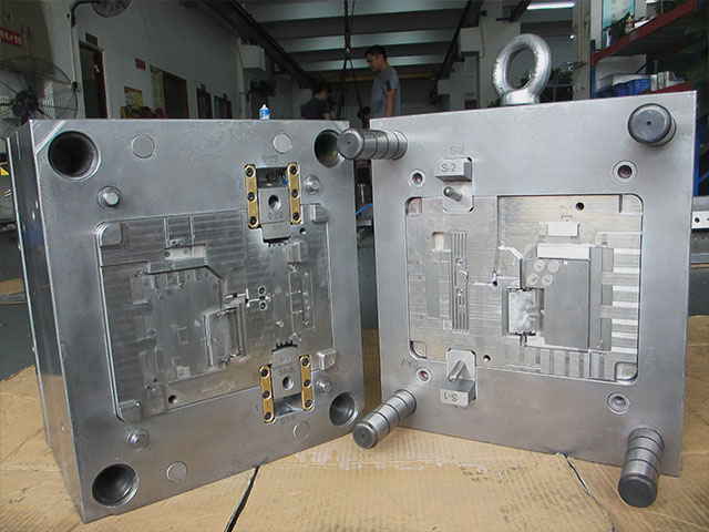 Mold-Unterhaltungselektronik 03